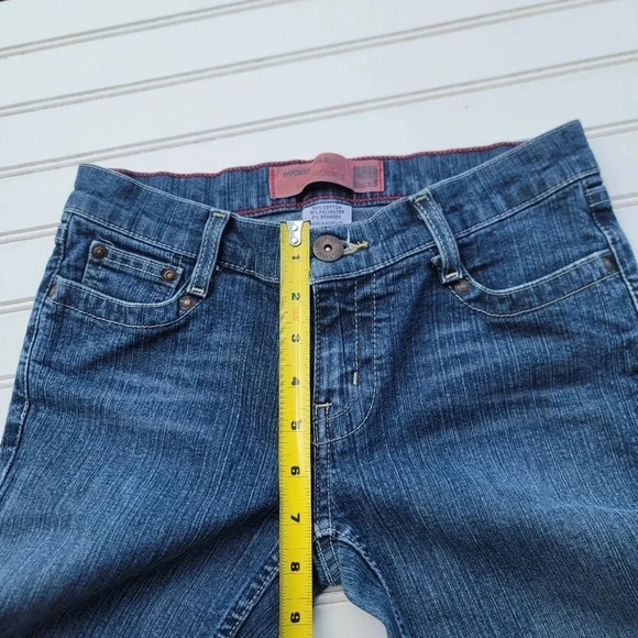 Mossimo Lauren Horowitz Junior's 3 Short Medium Wash Blue Denim Jeans 28x23 - Picture 3 of 9
